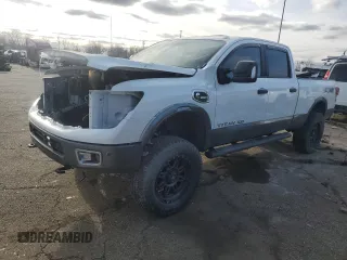 2017 Nissan Titan XD SL with VIN 1N6BA1F47HN515322, listed as a Copart auction lot 41492005 with 999,999 mi miles and Clean Title. Bid and sale history available at carsss.com. Image 1.