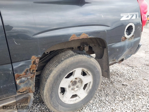 2005 Chevrolet Avalanche Z71 with VIN 3GNEK12Z55G213733, listed as a IAAI auction lot 42008159 with 194,760 mi miles. Bid and sale history available at carsss.com. Image 16.