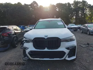 2019 BMW X7 xDrive50i z VIN 5UXCX4C53KLB40280, wystawiony jako IAAI lot #39936228 z przebiegiem Nie podano mil oraz . Historia ofert i sprzedaży dostępna na DreamBid. Obrazek 12.