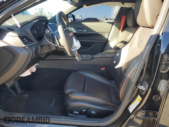 2022 Cadillac CT4-V z VIN 1G6DH5RL4N0115392, wystawiony jako Copart lot #80782094 z przebiegiem 16 567 mil mil oraz Szkody całkowita. Historia ofert i sprzedaży dostępna na DreamBid. Obrazek 7.