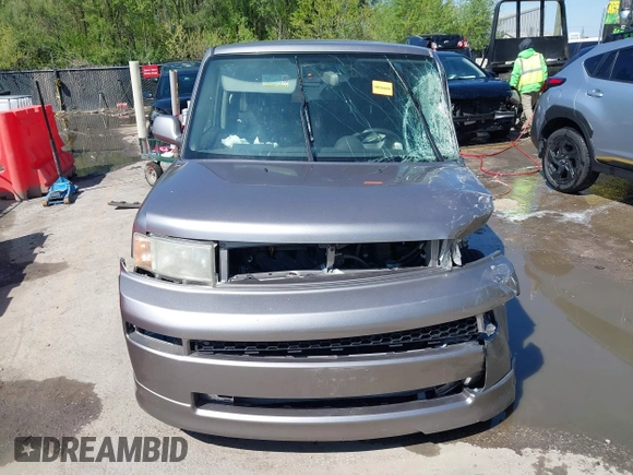 2005 Scion xB z VIN JTLKT324954026022, wystawiony jako IAAI lot #42073838 z przebiegiem 106 887 mil mil oraz . Historia ofert i sprzedaży dostępna na DreamBid. Obrazek 13.