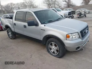 2006 Ford F-150 XLT with VIN 1FTPW14536FA32620, listed as a IAAI auction lot 40954768 with 194,303 mi miles. Bid and sale history available at carsss.com. Image 1.