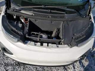 2015 BMW i3 с VIN WBY1Z4C53FV501645, выставлен на аукционе Copart как лот 52301145 с пробегом 61 740 миль миль и Списание • Salvage title. История ставок и продаж доступна на DreamBid. Изображение 13.