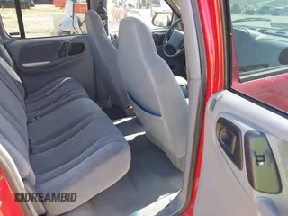2000 Dodge Dakota Sport with VIN 1B7GL2AX0YS685498, listed as a IAAI auction lot 42069753 with 56,269 mi miles and . Bid and sale history available at DreamBid. Image 8.