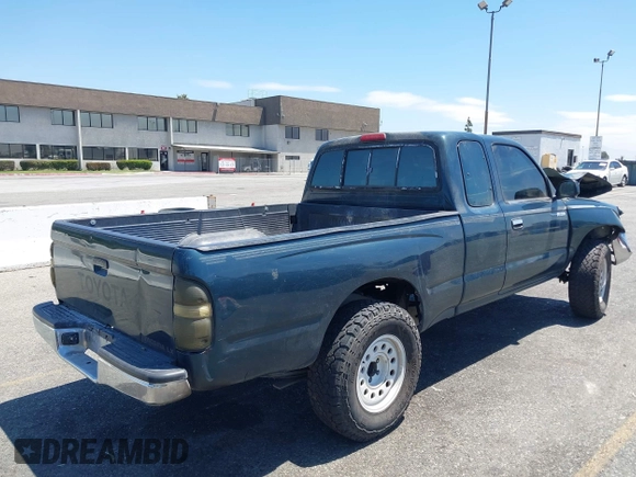 1995 Toyota Tacoma with VIN 4TAUN53B5SZ082797, listed as a IAAI auction lot 42660124 with 181,066 mi miles and . Bid and sale history available at DreamBid. Image 4.