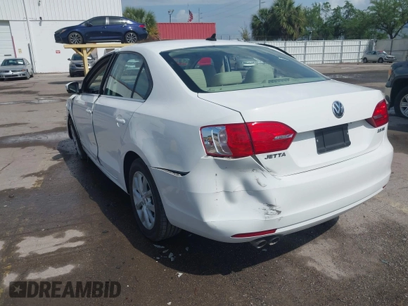 2013 Volkswagen Jetta SE with VIN 3VWDX7AJ1DM366935, listed as a IAAI auction lot 41961342 with Not provided miles and . Bid and sale history available at DreamBid. Image 3.