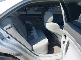 2009 Toyota Camry z VIN 4T1BE46K99U274082, wystawiony jako IAAI lot #42419700 z przebiegiem 124 552 mil mil oraz . Historia ofert i sprzedaży dostępna na DreamBid. Obrazek 8.