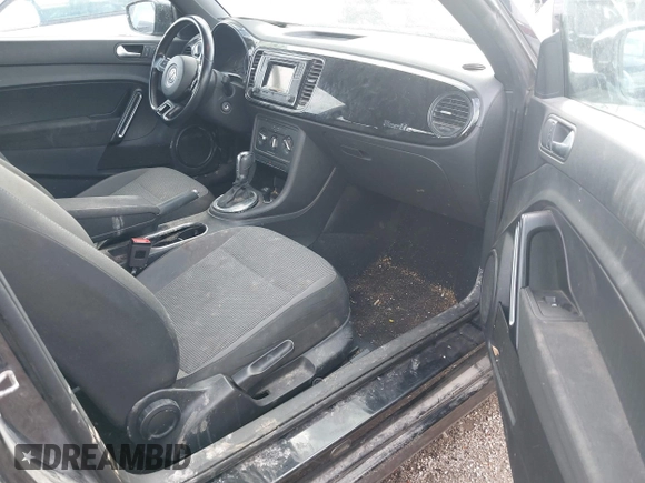 2019 Volkswagen Beetle S с VIN 3VWFD7ATXKM709046, выставлен на аукционе IAAI как лот 41701695 с пробегом 103 043 миль миль и . История ставок и продаж доступна на DreamBid. Изображение 5.
