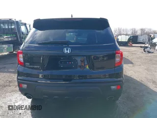 2021 Honda Passport EX-L with VIN 5FNYF7H56MB009450, listed as a IAAI auction lot 41474645 with 91,140 mi miles. Bid and sale history available at carsss.com. Image 16.