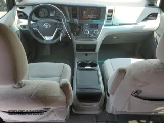 2015 Toyota Sienna LE AAS с VIN 5TDKK3DC2FS546152, выставлен на аукционе Copart как лот 59023215 с пробегом 78 583 миль миль и Списание • Salvage title. История ставок и продаж доступна на DreamBid. Изображение 8.