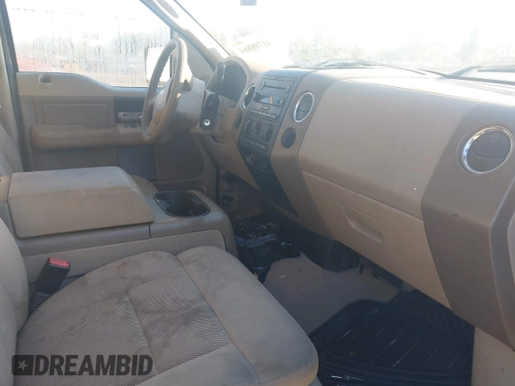 2006 Ford F-150 XLT with VIN 1FTPW14516FB55641, listed as a IAAI auction lot 41798864 with 204,517 mi miles. Bid and sale history available at carsss.com. Image 5.