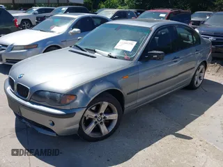 2005 BMW 3 Series 325i z VIN WBAEV33475KW16701, wystawiony jako IAAI lot #42304390 z przebiegiem 176 620 mil mil oraz . Historia ofert i sprzedaży dostępna na DreamBid. Obrazek 2.