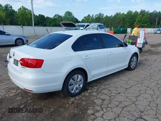 2011 Volkswagen Jetta SE with VIN 3VWDX7AJ5BM321946, listed as a IAAI auction lot 42178181 with 149,945 mi miles and . Bid and sale history available at DreamBid. Image 4.