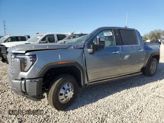 2024 GMC Sierra 3500HD Denali z VIN 1GT49WEY5RF374803, wystawiony jako Copart lot #77762754 z przebiegiem Nie podano mil oraz Nie do naprawy. Historia ofert i sprzedaży dostępna na DreamBid. Obrazek 1.