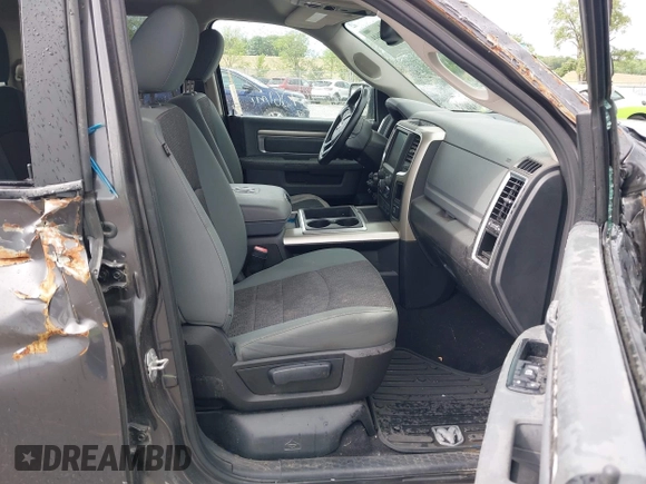 2015 Ram 1500 Outdoorsman z VIN 1C6RR7GM7FS720009, wystawiony jako IAAI lot #42551644 z przebiegiem 67 261 mil mil oraz . Historia ofert i sprzedaży dostępna na DreamBid. Obrazek 5.