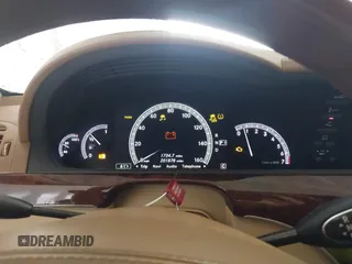 2010 Mercedes-Benz S 550 z VIN WDDNG8GB1AA352707, wystawiony jako IAAI lot #42362577 z przebiegiem 201 878 mil mil oraz . Historia ofert i sprzedaży dostępna na DreamBid. Obrazek 7.