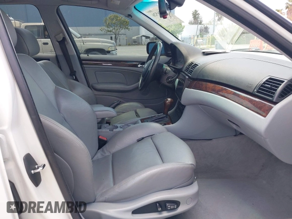 2004 BMW 3 Series 325i с VIN WBAAZ33414KP84920, выставлен на аукционе IAAI как лот 42056526 с пробегом 199 879 миль миль и . История ставок и продаж доступна на DreamBid. Изображение 5.