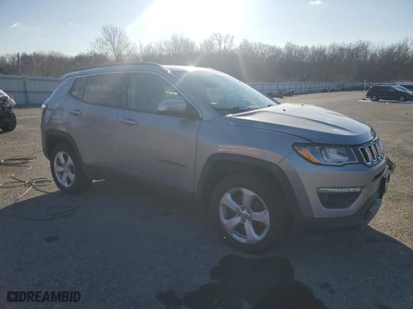 2018 Jeep Compass Latitude with VIN 3C4NJDBB5JT112659, listed as a Copart auction lot 45383445 with 83,300 mi miles and Salvage Title. Bid and sale history available at carsss.com. Image 4.