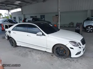 2013 Mercedes-Benz E-Class E 350 Luxury with VIN WDDHF5KB3DA692743, listed as a IAAI auction lot 40550950 with 142,986 mi miles. Bid and sale history available at carsss.com. Image 13.