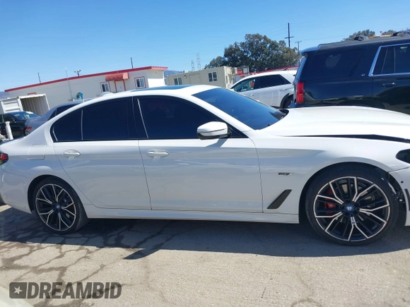 2023 BMW 5 Series 530e z VIN WBA13AG02PCM85786, wystawiony jako IAAI lot #41830816 z przebiegiem 44 695 mil mil oraz . Historia ofert i sprzedaży dostępna na DreamBid. Obrazek 14.