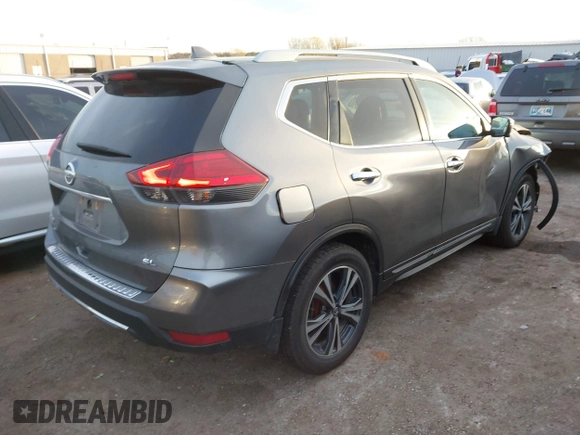2017 Nissan Rogue SL z VIN 5N1AT2MT8HC867339, wystawiony jako IAAI lot #40955179 z przebiegiem 138 769 mil mil oraz . Historia ofert i sprzedaży dostępna na DreamBid. Obrazek 4.
