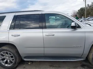 2016 GMC Yukon SLE with VIN 1GKS2AKC0GR332224, listed as a IAAI auction lot 41301706 with 108,340 mi miles. Bid and sale history available at carsss.com. Image 13.