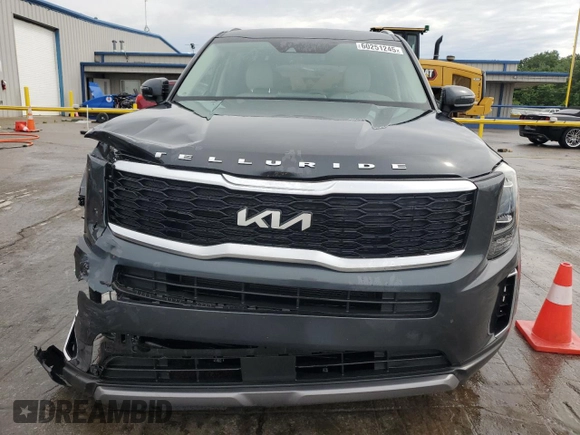 2022 Kia Telluride S with VIN 5XYP64HC3NG304606, listed as a Copart auction lot 60251245 with 33,514 mi miles and Salvage title. Bid and sale history available at DreamBid. Image 5.