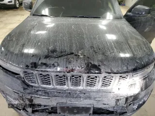 2023 Jeep Grand Cherokee Limited z VIN 1C4RJHBG2PC659185, wystawiony jako Copart lot #88697145 z przebiegiem 21 324 mil mil oraz Szkoda całkowita • Salvage title. Historia ofert i sprzedaży dostępna na DreamBid. Obrazek 12.