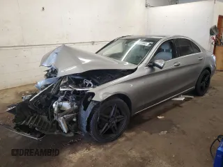 2015 Mercedes-Benz C 300 Luxury z VIN 55SWF4KB8FU012842, wystawiony jako Copart lot #62722665 z przebiegiem Nie podano mil oraz Szkoda całkowita • Salvage title. Historia ofert i sprzedaży dostępna na DreamBid. Obrazek 1.