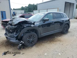 2025 Mazda CX-50 S Select z VIN 7MMVABAM3SN318278, wystawiony jako Copart lot #62375415 z przebiegiem 20 136 mil mil oraz Czysty tytuł • Clean title. Historia ofert i sprzedaży dostępna na DreamBid. Obrazek 1.