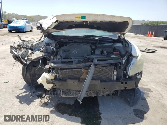 2013 Nissan Maxima SV z VIN 1N4AA5AP0DC820096, wystawiony jako Copart lot #56989385 z przebiegiem 137 982 mil mil oraz Szkoda całkowita • Salvage title. Historia ofert i sprzedaży dostępna na DreamBid. Obrazek 5.