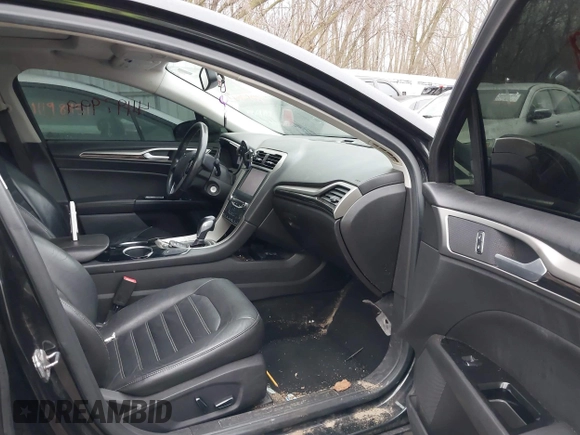2013 Ford Fusion SE with VIN 3FA6P0HR5DR162968, listed as a IAAI auction lot 41197999 with 196,691 mi miles. Bid and sale history available at carsss.com. Image 5.