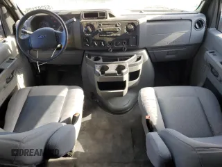 2014 Ford Econoline Passenger XL z VIN 1FBSS3BL1EDA85723, wystawiony jako Copart lot #53297125 z przebiegiem 245 566 mil mil oraz Szkoda całkowita • Salvage title. Historia ofert i sprzedaży dostępna na DreamBid. Obrazek 8.