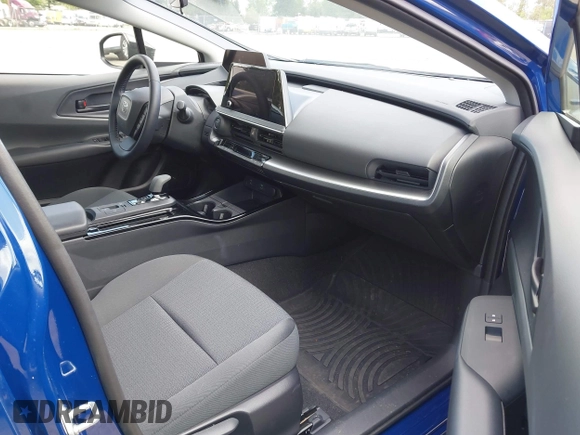 2024 Toyota Prius LE with VIN JTDADABU6R3014933, listed as a IAAI auction lot 42151332 with 2,761 mi miles. Bid and sale history available at carsss.com. Image 5.