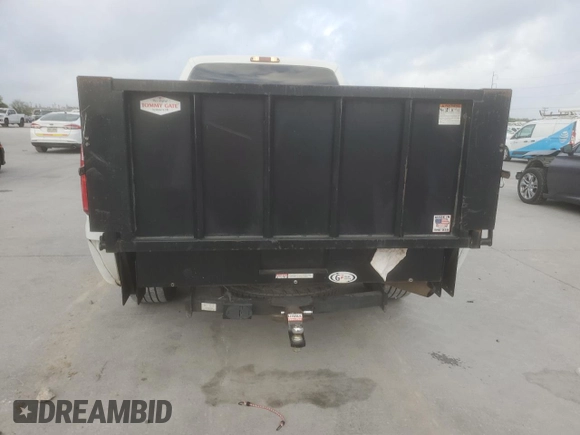 2015 Ford F-250 XL z VIN 1FT7W2A61FEC02885, wystawiony jako Copart lot #51786935 z przebiegiem 176 639 mil mil oraz Czysty tytuł • Clean title. Historia ofert i sprzedaży dostępna na DreamBid. Obrazek 6.