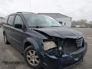 2008 Chrysler Town & Country LX with VIN 2A8HR44H28R114978, listed as a IAAI auction lot 41860775 with 179,828 mi miles. Bid and sale history available at carsss.com. Image 1.