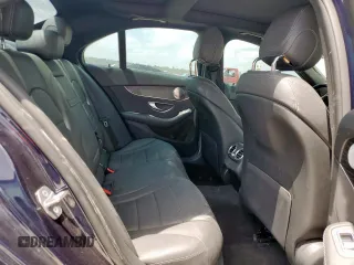 2020 Mercedes-Benz C 300 with VIN 55SWF8DB1LU326414, listed as a Copart auction lot 58717905 with 33,471 mi miles and Salvage title. Bid and sale history available at DreamBid. Image 10.