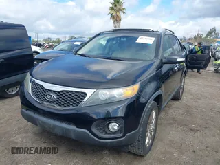2011 Kia Sorento EX with VIN 5XYKU4A24BG053222, listed as a IAAI auction lot 41741806 with 1 mi miles. Bid and sale history available at carsss.com. Image 2.
