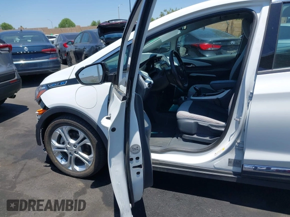 2019 Chevrolet Bolt EV LT z VIN 1G1FY6S08K4123200, wystawiony jako IAAI lot #42455115 z przebiegiem 29 891 mil mil oraz . Historia ofert i sprzedaży dostępna na DreamBid. Obrazek 5.