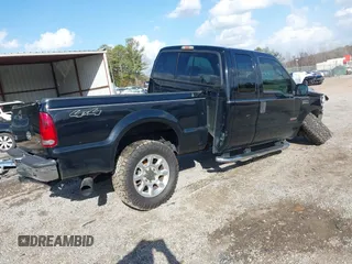 2007 Ford F-250 XL z VIN 1FTSX21P07EA97175, wystawiony jako IAAI lot #41477628 z przebiegiem 99 215 mil mil oraz . Historia ofert i sprzedaży dostępna na DreamBid. Obrazek 4.