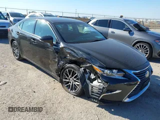 2016 Lexus ES 330 z VIN 58ABK1GG3GU013134, wystawiony jako IAAI lot #41244943 z przebiegiem 97 170 mil mil oraz . Historia ofert i sprzedaży dostępna na DreamBid. Obrazek 1.