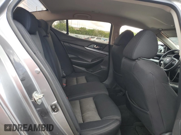 2016 Nissan Maxima SR with VIN 1N4AA6AP6GC446197, listed as a Copart auction lot 66180434 with 92,424 mi miles and Salvage title. Bid and sale history available at DreamBid. Image 10.