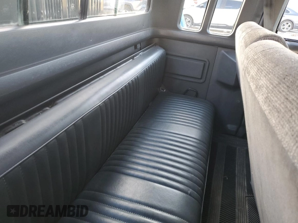 1990 Ford F-250 with VIN 1FTHX26H9LKA97005, listed as a Copart auction lot 86840874 with 111,275 mi miles and Salvage title. Bid and sale history available at DreamBid. Image 11.