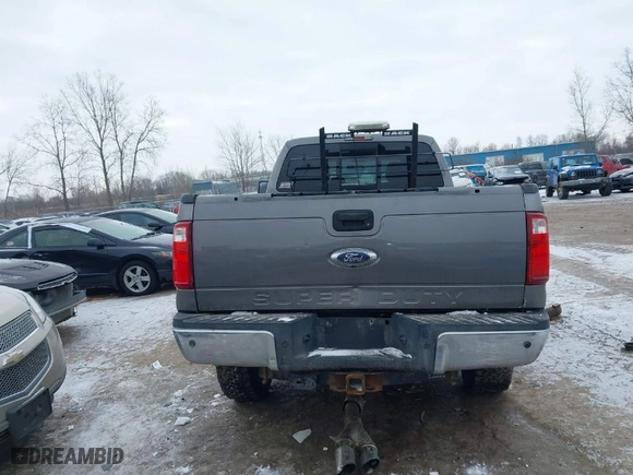 2014 Ford Super Duty F-250 SRW XLT with VIN 1FT7X2BT2EEB59870, listed as a IAAI auction lot 41355792 with 191,891 mi miles. Bid and sale history available at carsss.com. Image 17.
