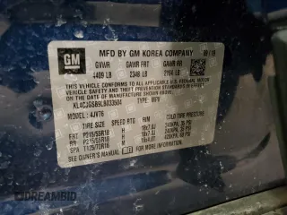 2020 Buick Encore Essence z VIN KL4CJGSB9LB033504, wystawiony jako Copart lot #43911325 z przebiegiem 62 471 mil mil oraz Szkody całkowita. Historia ofert i sprzedaży dostępna na DreamBid. Obrazek 15.