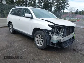 2011 Toyota Highlander z VIN 5TDBK3EH6BS051019, wystawiony jako IAAI lot #41867204 z przebiegiem 244 477 mil mil oraz . Historia ofert i sprzedaży dostępna na DreamBid. Obrazek 1.