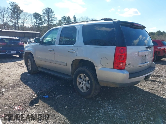 2012 GMC Yukon SLT with VIN 1GKS2CE02CR133683, listed as a IAAI auction lot 41375435 with 197,634 mi miles. Bid and sale history available at carsss.com. Image 3.
