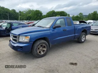 2011 Dodge Dakota with VIN 1D7RE2BK4BS691632, listed as a Copart auction lot 61149725 with 192,012 mi miles and Salvage title. Bid and sale history available at DreamBid. Image 1.