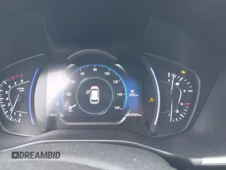 2019 Hyundai Santa Fe SEL z VIN 5NMS3CAD7KH035429, wystawiony jako IAAI lot #42323641 z przebiegiem 60 909 mil mil oraz . Historia ofert i sprzedaży dostępna na DreamBid. Obrazek 7.