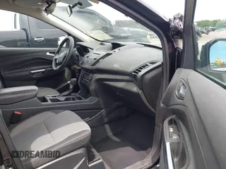 2017 Ford Escape SE с VIN 1FMCU0G94HUB67886, выставлен на аукционе IAAI как лот 42297137 с пробегом 193 600 миль миль и . История ставок и продаж доступна на DreamBid. Изображение 5.
